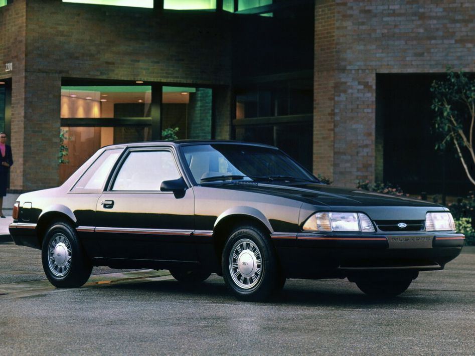 Ford Mustang Spezifikationen und Ausstattung - amsteuer.de