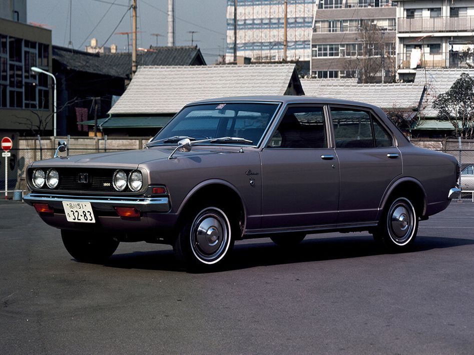 Toyota Corona T80 Spezifikationen und Ausstattung - amsteuer.de